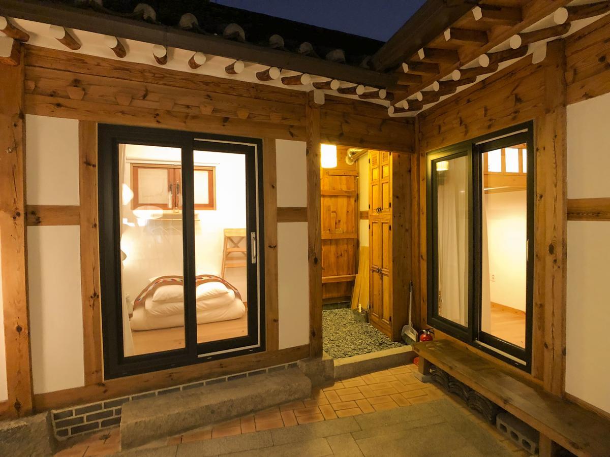 Jay Hanok ㅡ 3br 3bath ㅡ 8min From Anguk Stn Ferienhaus *
