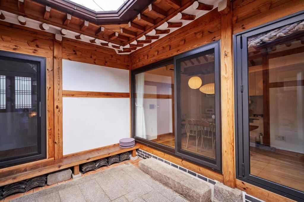 Jay Hanok ㅡ 3br 3bath ㅡ 8min From Anguk Stn Seoul