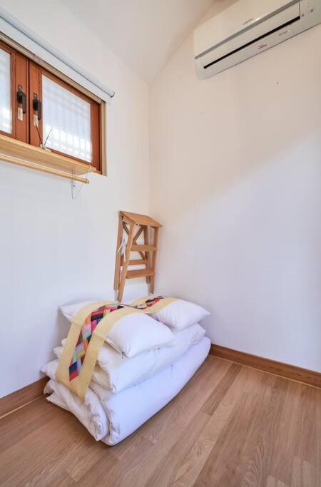 Jay Hanok ㅡ 3br 3bath ㅡ 8min From Anguk Stn Holiday home Seoul
