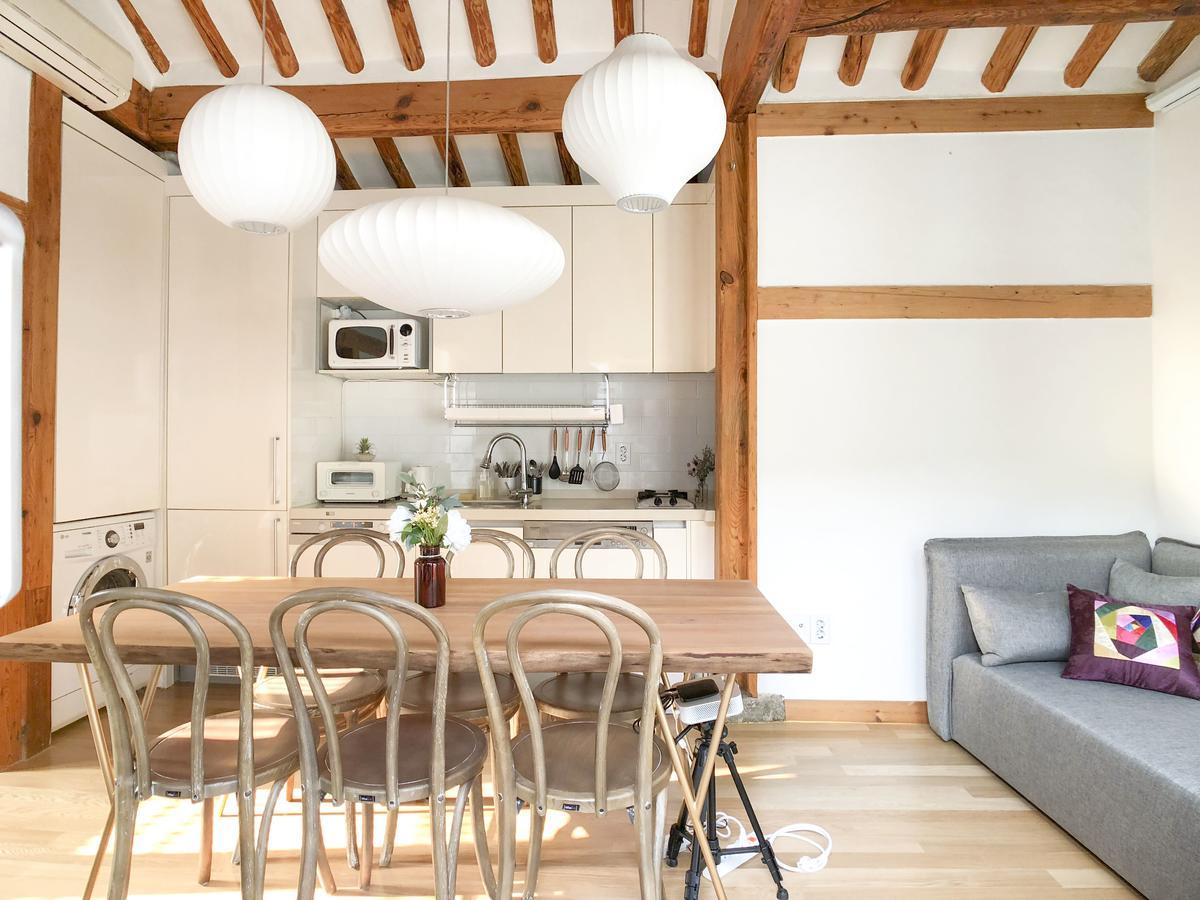 Jay Hanok ㅡ 3br 3bath ㅡ 8min From Anguk Stn *