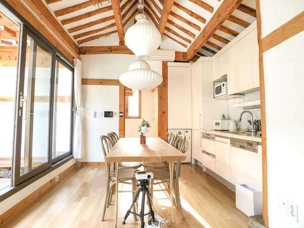 Jay Hanok ㅡ 3br 3bath ㅡ 8min From Anguk Stn * Seoul